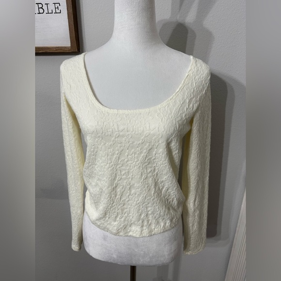 American Eagle Outfitters Tops - American eagle Elegant Cream Lace Long Sleeve Top